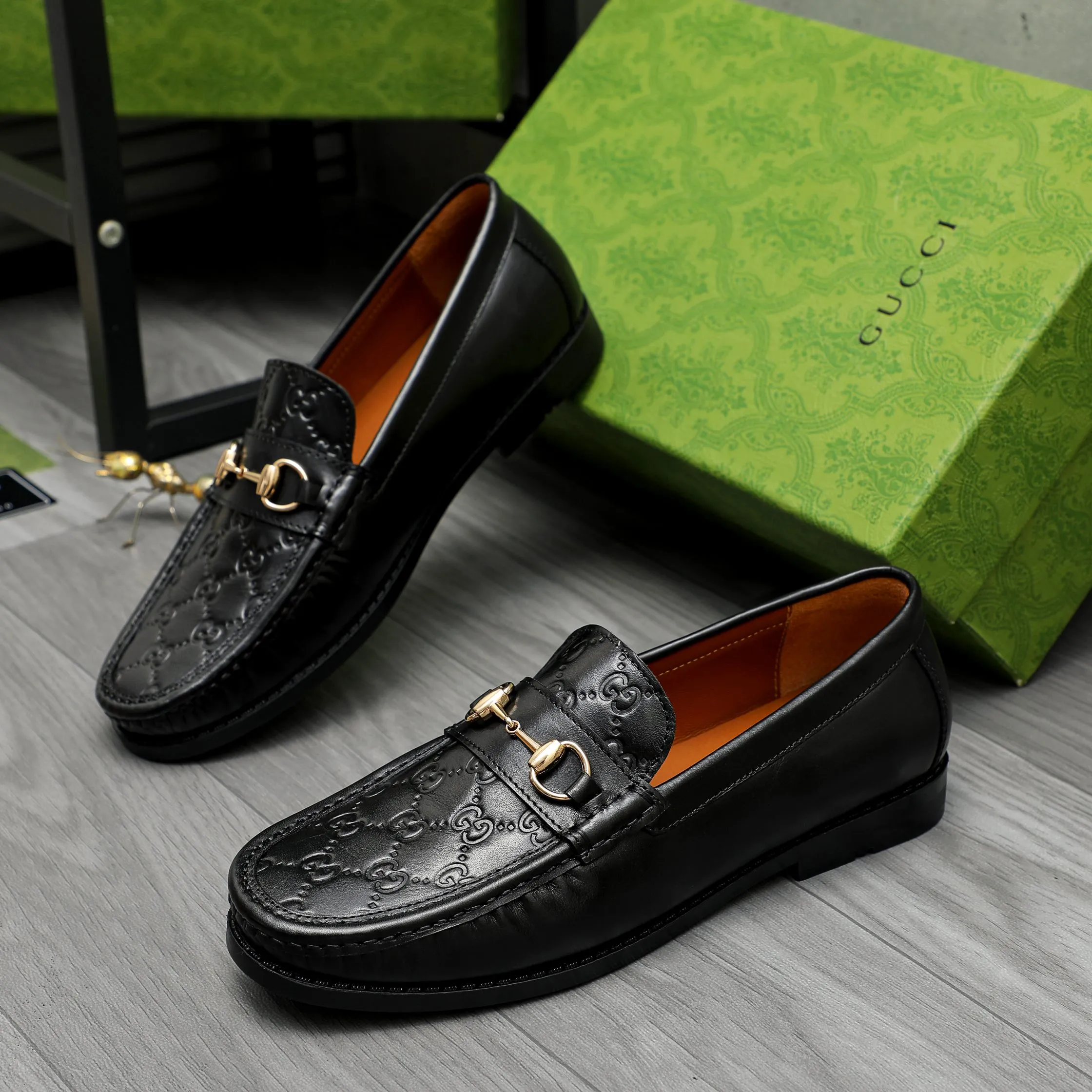 Men's shoes💰400 Product trademark: LV "Louis Vuitton" casual slip-on shoes Regular size: 38-45 (45 is custom-made and non-returnable) Product materials: Selected embossed cowhide upper, cowhide lining, rubber outsole